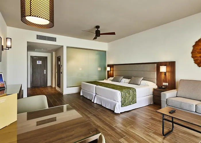 Riu Palace Maldivas Kudahuvadhoo